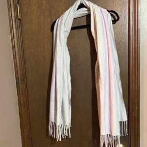 Elegant Light Pink Scarf with Fringe